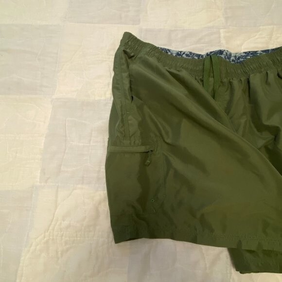 Men's Green Swimsuit, Island Shores, XX - Large (44-46) 100% Polyester - Picture 2 of 6